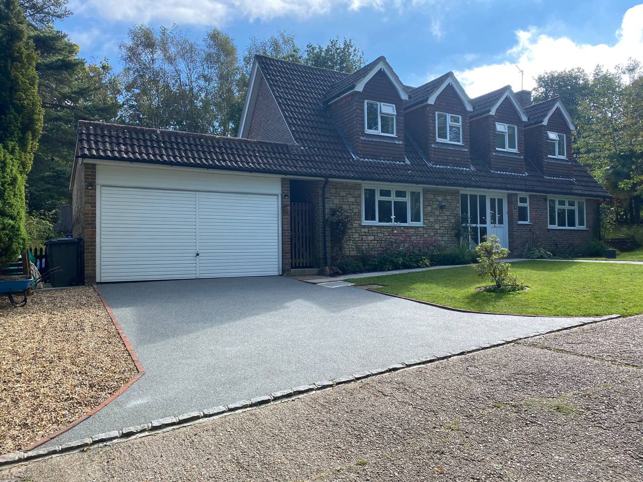This is a photo of a resin driveway installed in Chelmsford by Chelmsford Resin Driveways