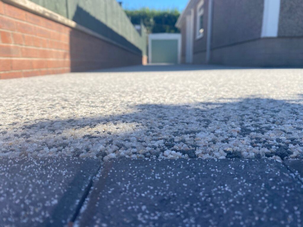 This is a photo of a resin path installed in Chelmsford by Chelmsford Resin Driveways
